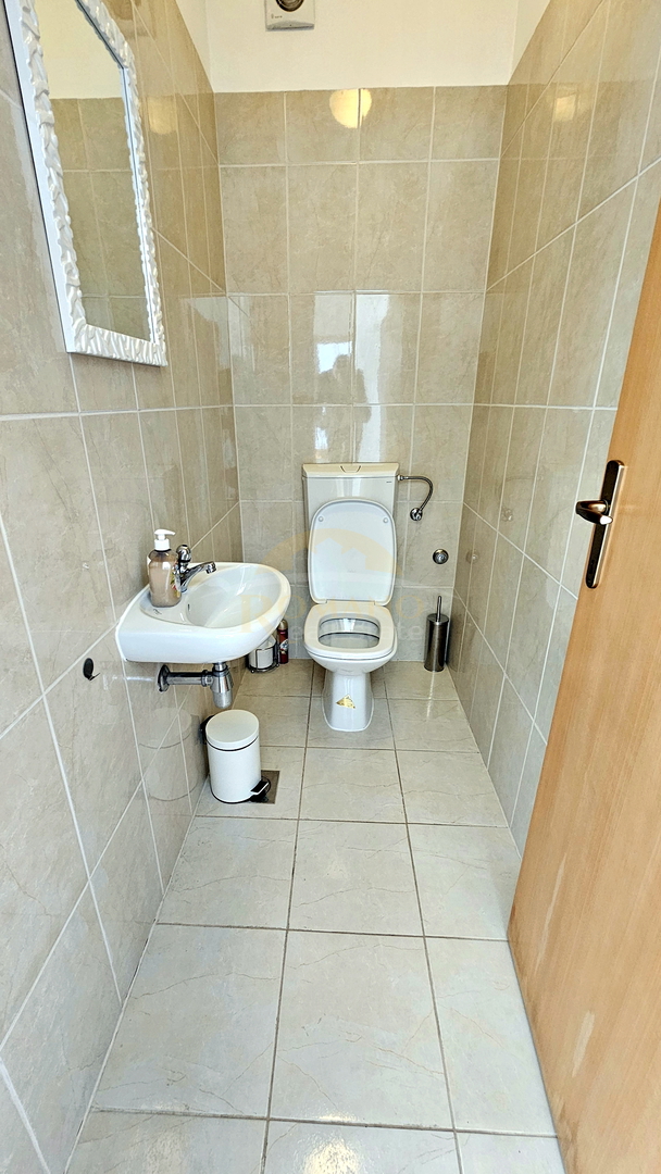 Ampio appartamento con due camere da letto e vista aperta sul mare – Trogir, Balan